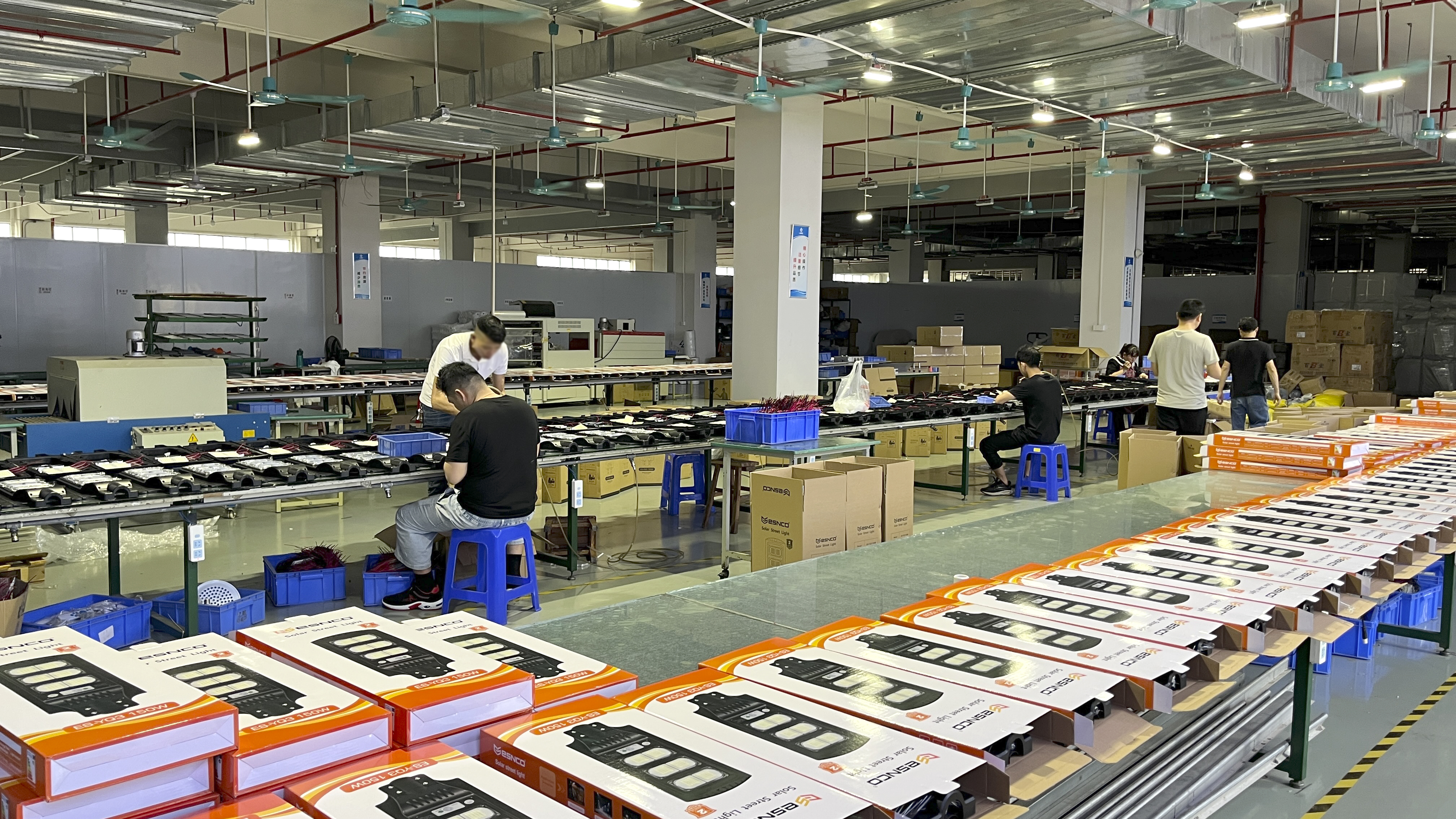 太陽能一體化路燈-王者(圖10) 太陽能一體化路燈-王者(圖10)